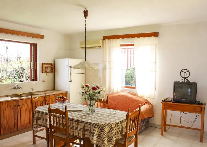 Pelagion II Sea Coral - Beachfront Holiday Home